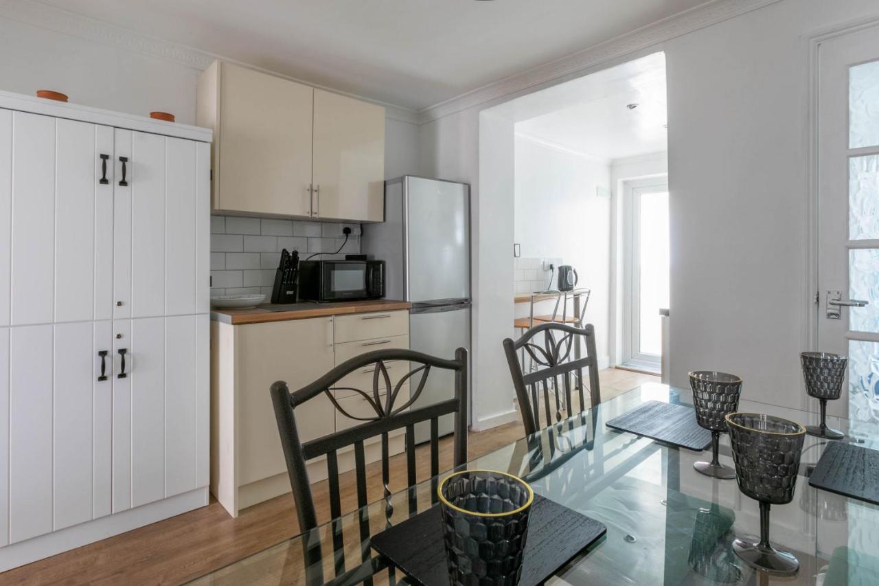 Stylish 2bd Family Hideaway In Dover